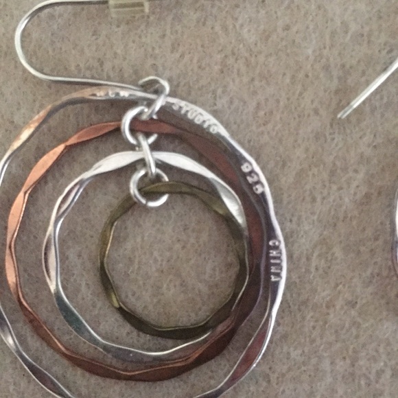 Earring - Picture 3 of 6